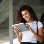 Como estudar para concursos com tablet: estratégias
